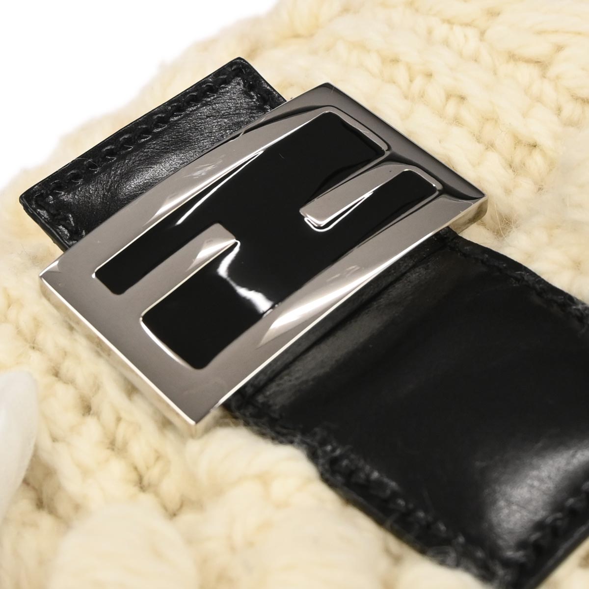 Fendi White Wool Mamma Baguette - photo 5