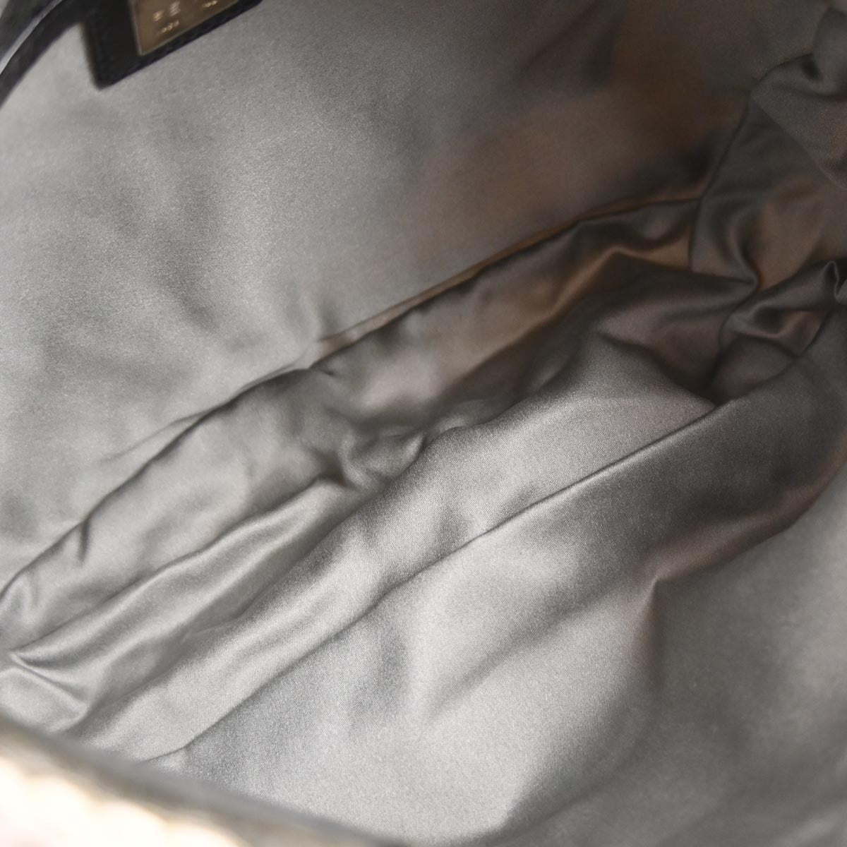 Fendi White Wool Mamma Baguette - photo 8
