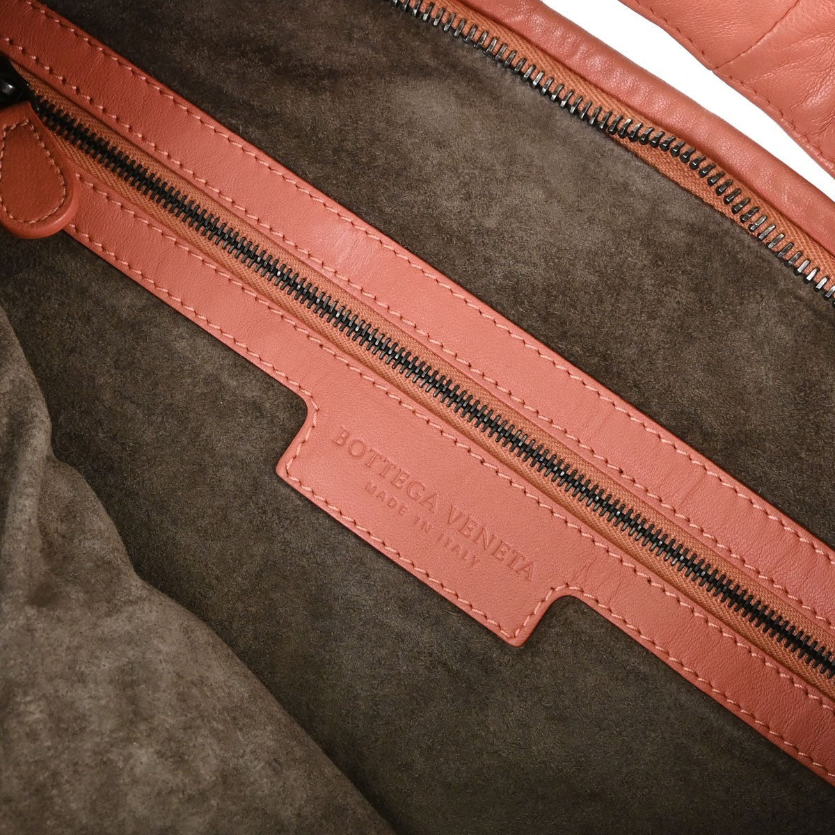 Bottega Veneta Intrecciato Hobo Vintage Shoulder Bag in Pink Intrecciato Lambskin