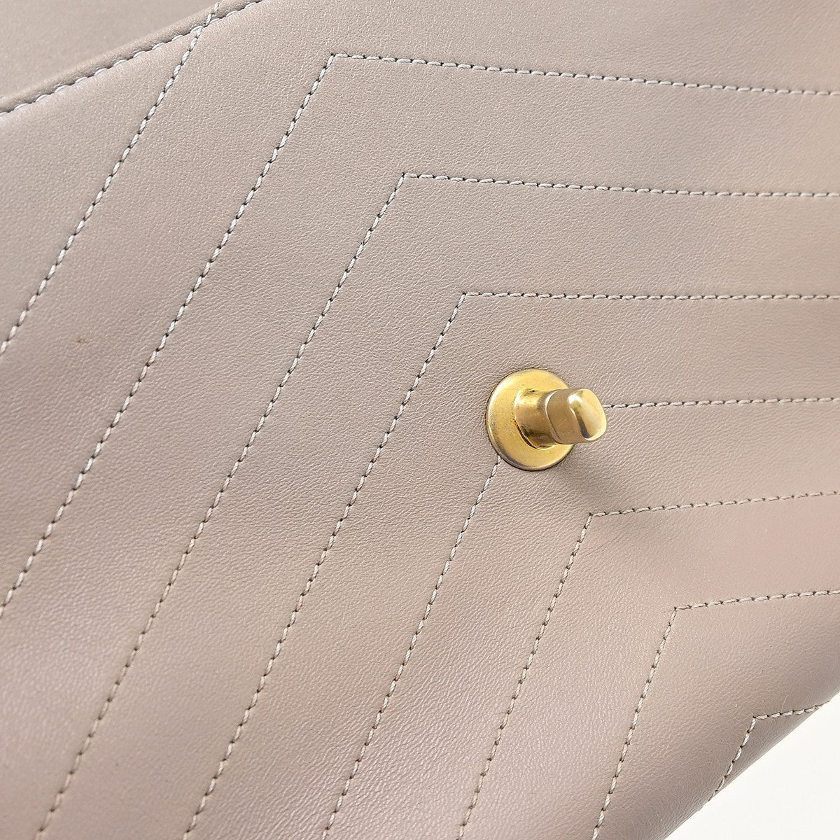 Chanel Chevron Vintage Shoulder Bag in Purple Calfskin