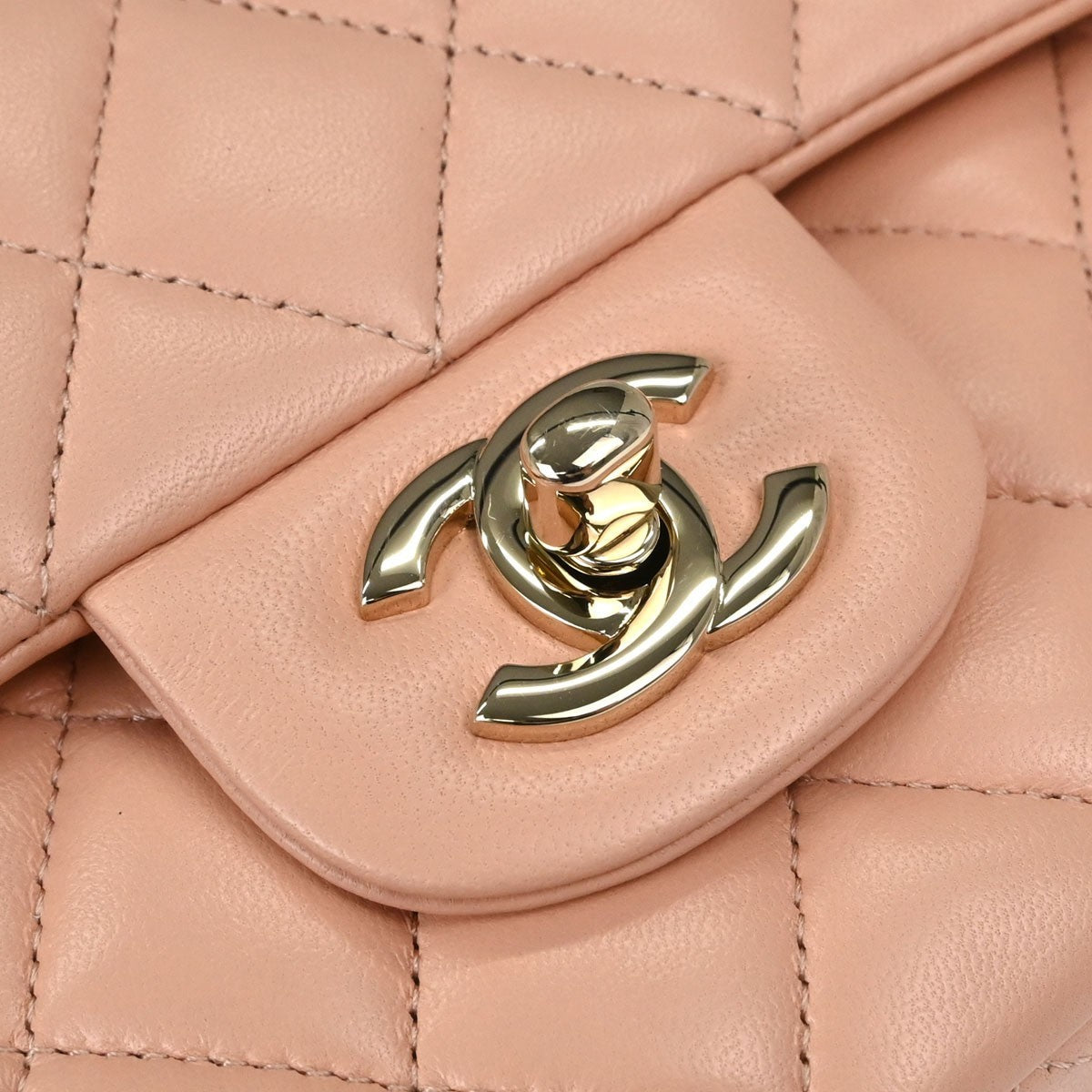 Chanel Classic Double Flap Medium Vintage Shoulder Bag in Pink Lambskin