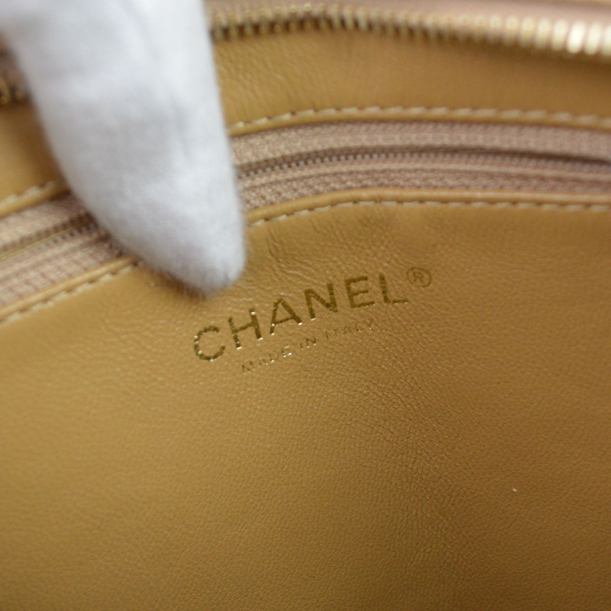 Chanel Medallion Tote Vintage Handbag in Beige Caviar Leather