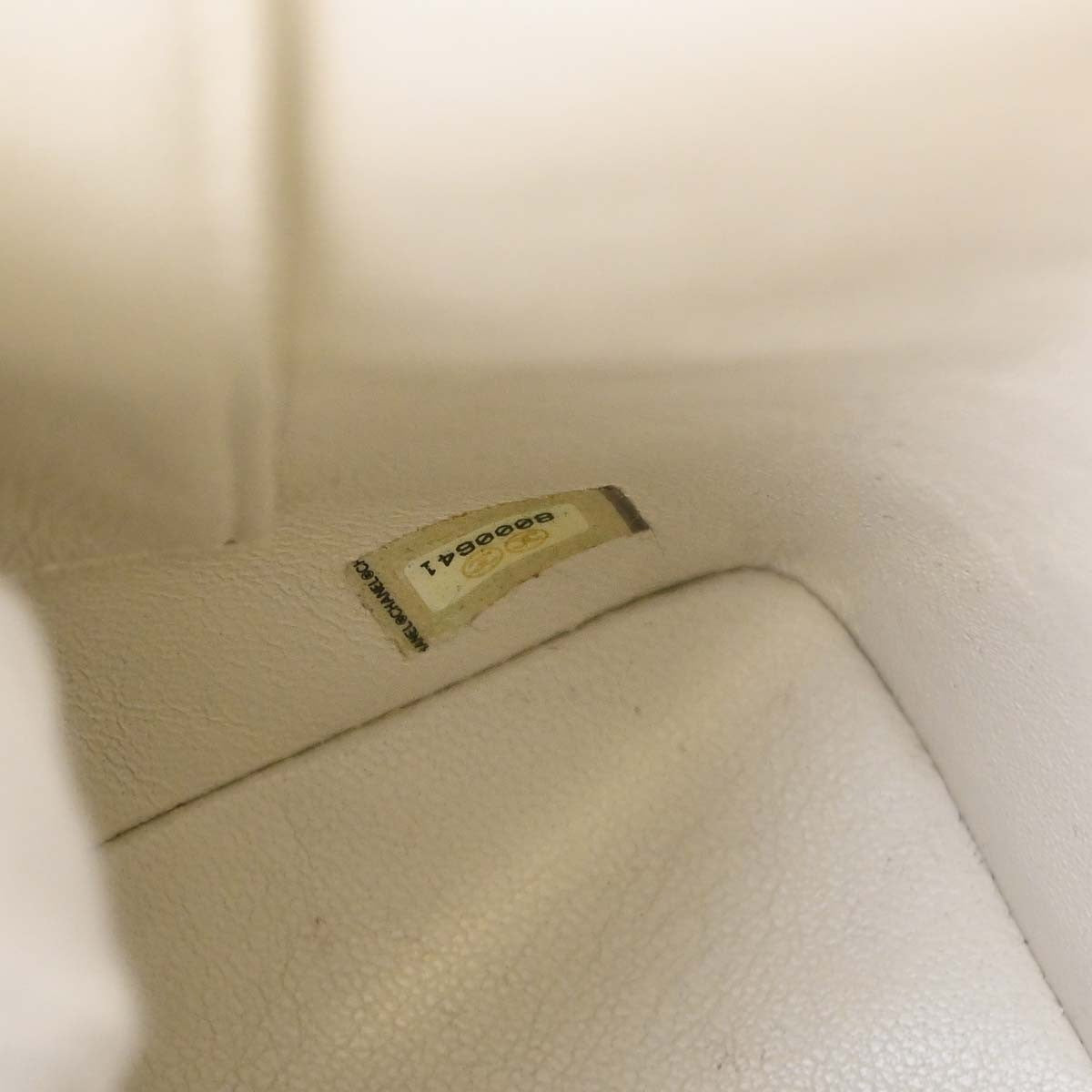 Chanel Medallion Tote Vintage in White Caviar Leather