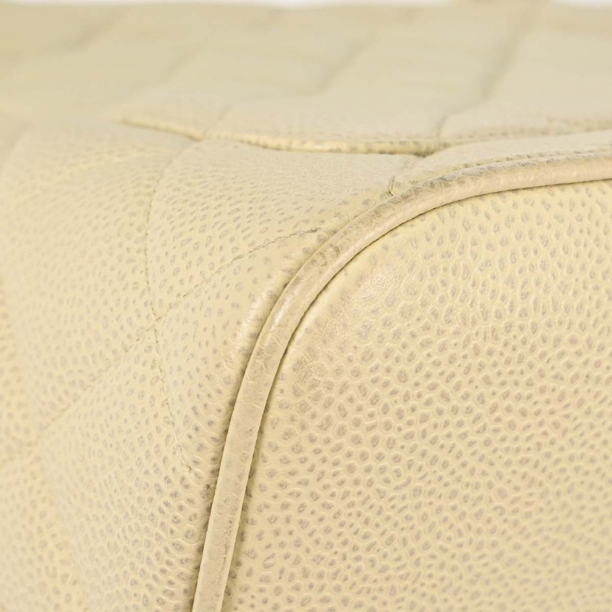 Chanel Medallion Tote Vintage in White Caviar Leather