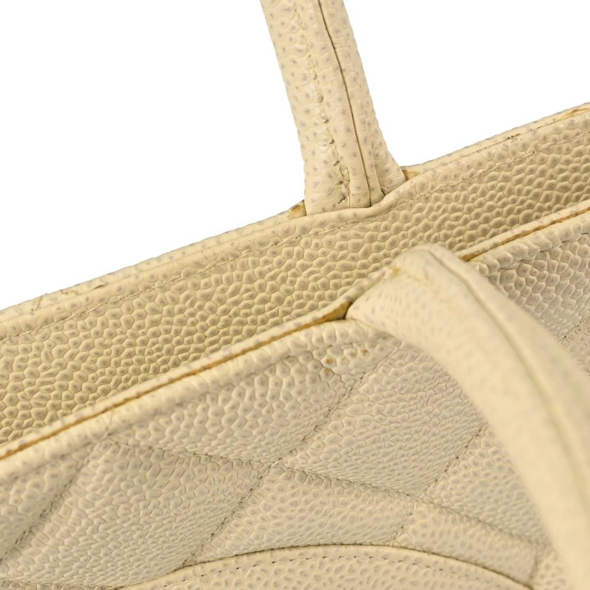 Chanel Medallion Tote Vintage in White Caviar Leather