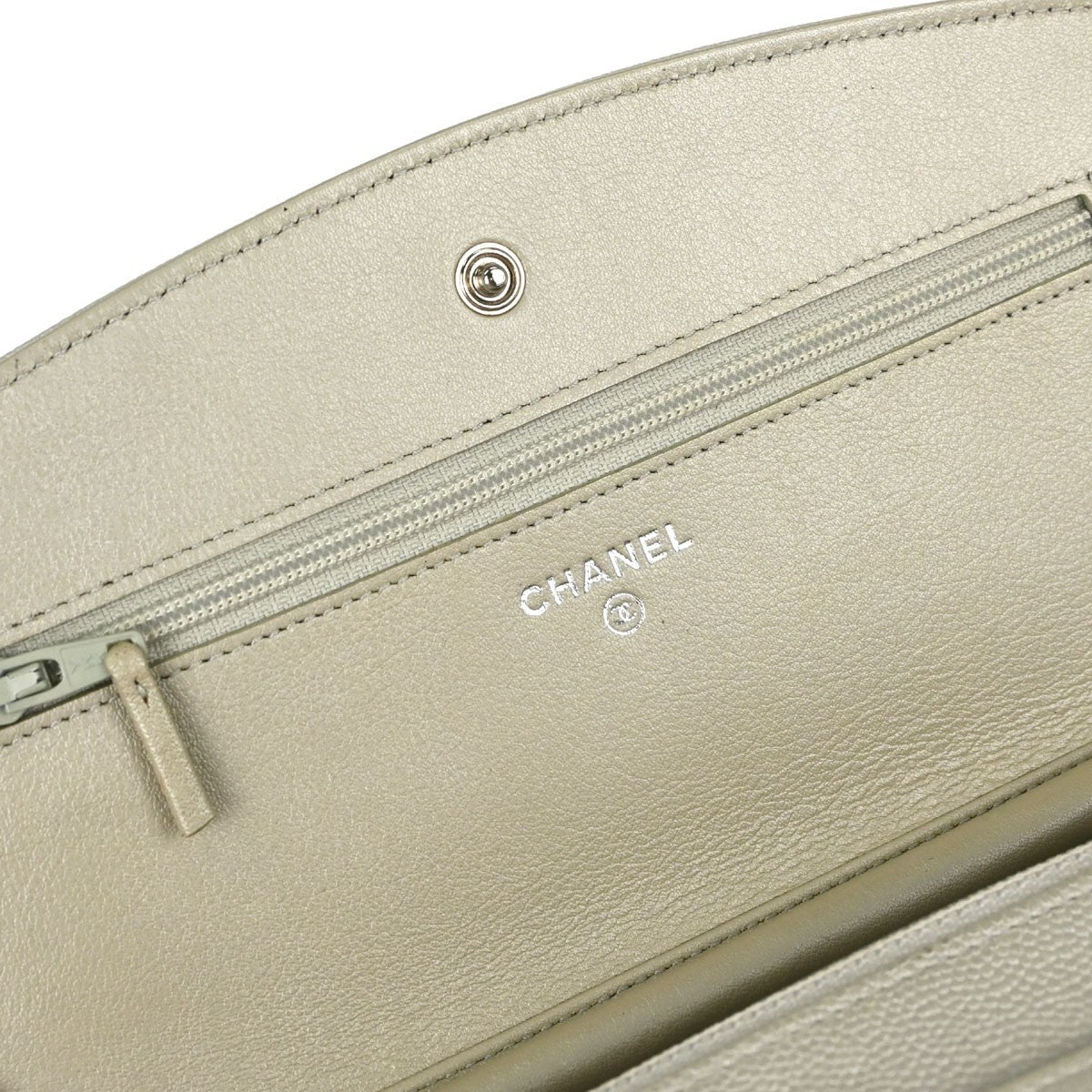 Chanel Wallet on Chain Vintage Crossbody Bag in Metallic White Calfskin