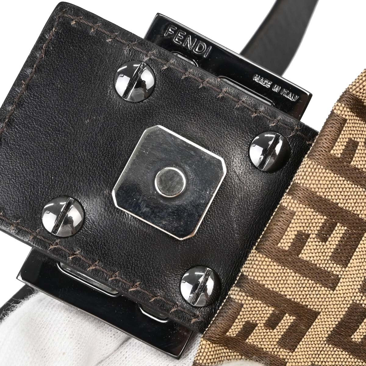 Fendi Baguette Zucchino Vintage Shoulder Bag in Beige Canvas