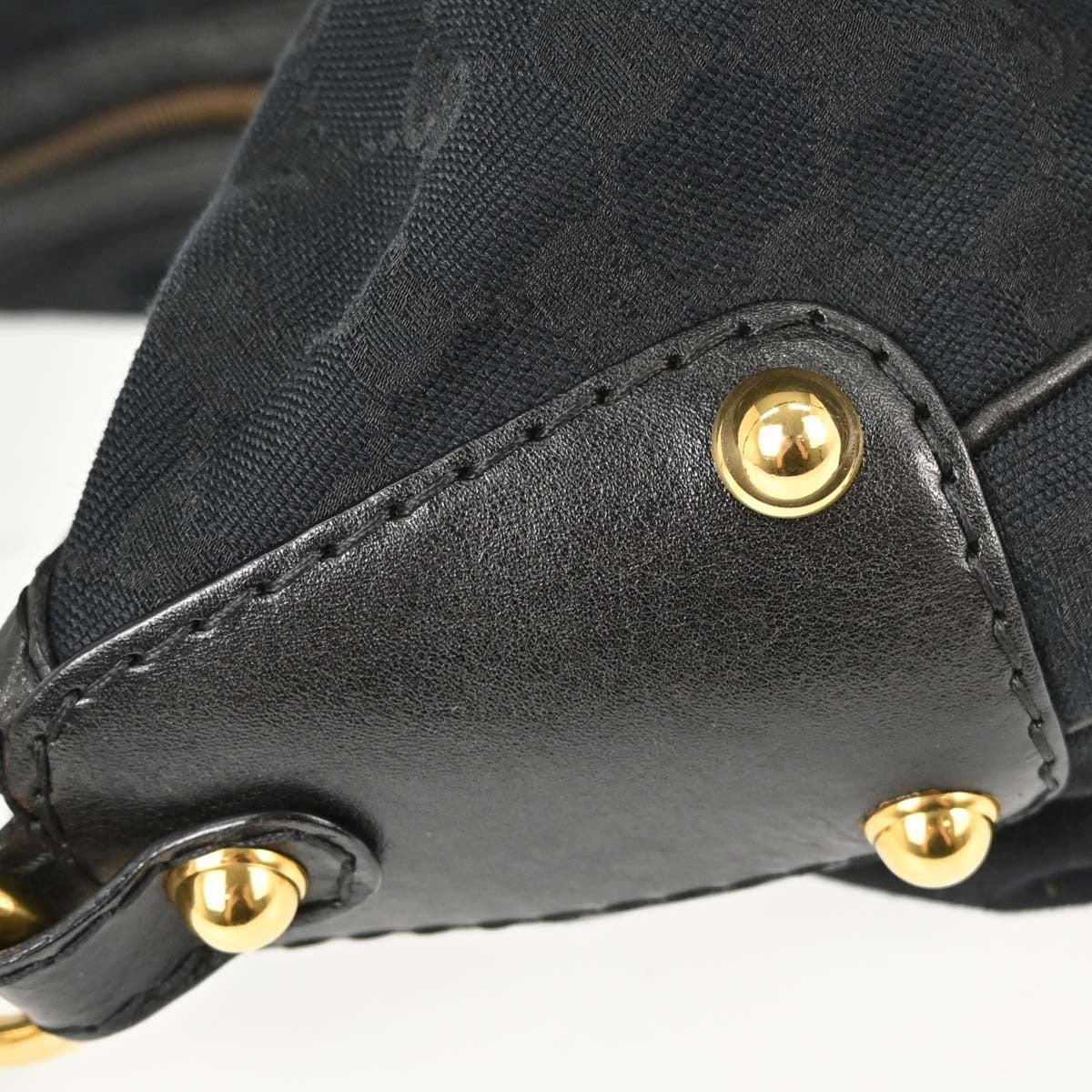 Gucci GG Handbag Vintage in Black GG Canvas