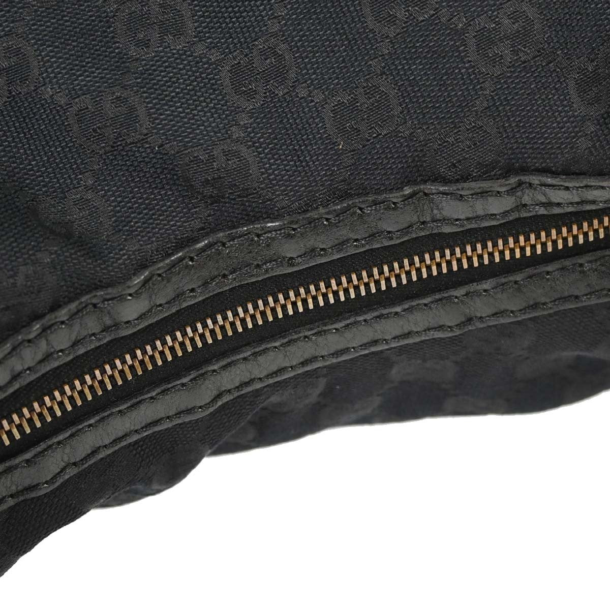 Gucci GG Handbag Vintage in Black GG Canvas