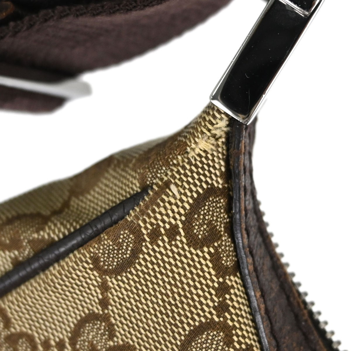 Gucci GG Shoulder Bag Vintage in Brown GG Canvas