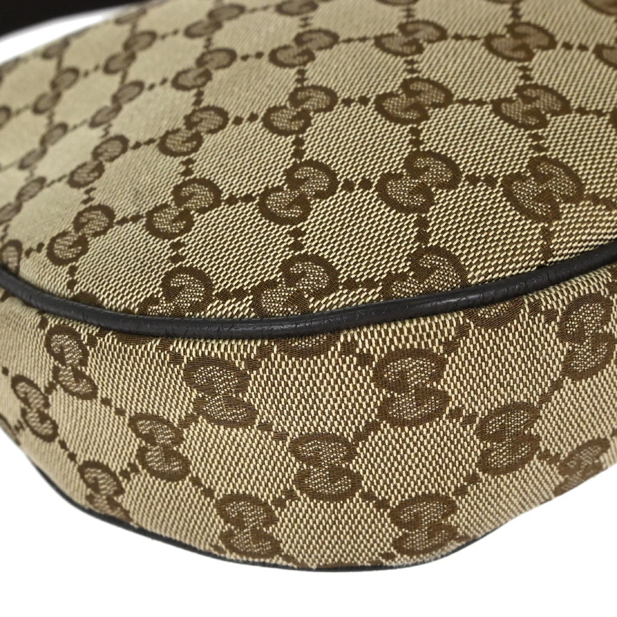 Gucci GG Shoulder Bag Vintage in Brown GG Canvas