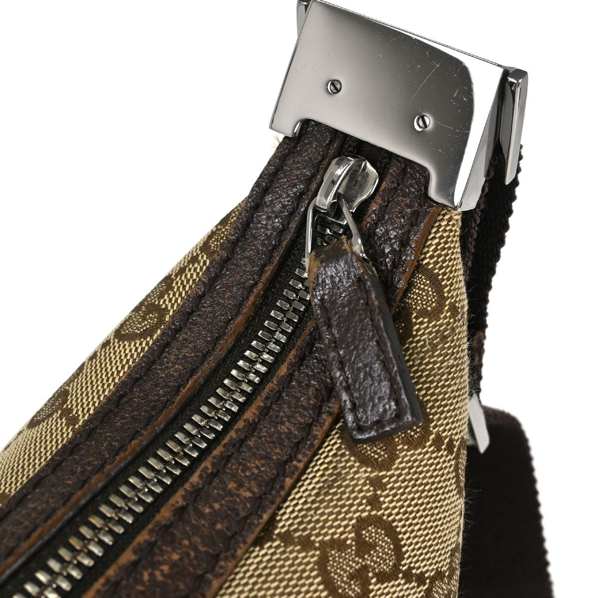 Gucci GG Shoulder Bag Vintage in Brown GG Canvas