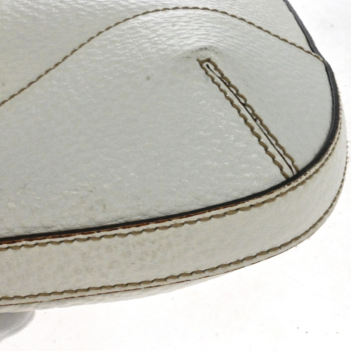 Gucci Horsebit Vintage Shoulder Bag in White Leather