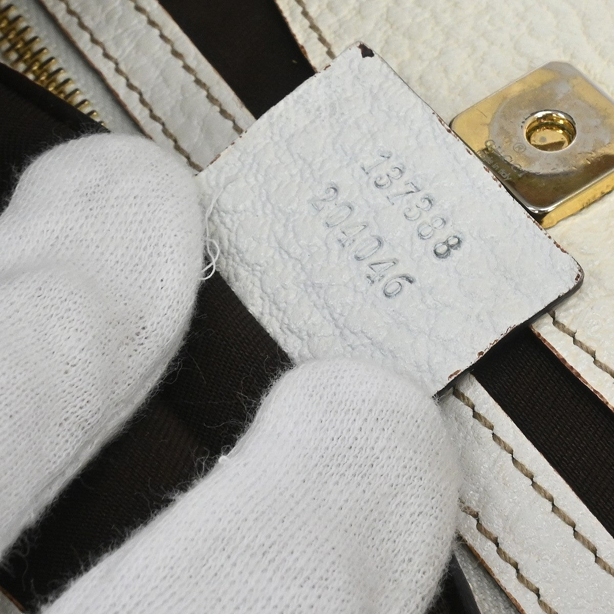 Gucci Horsebit Vintage Shoulder Bag in White Leather