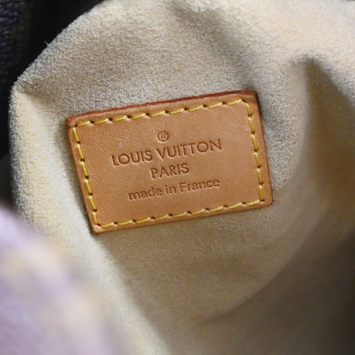 Louis Vuitton Artsy MM Vintage Shoulder Bag in Brown Monogram Canvas