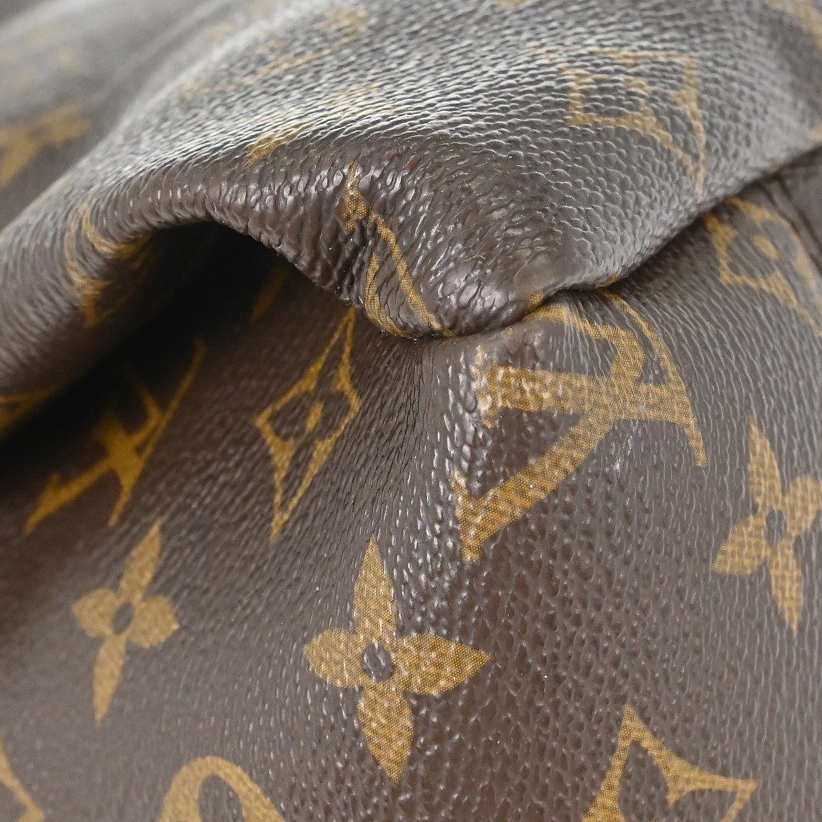 Louis Vuitton Artsy MM Vintage Shoulder Bag in Brown Monogram Canvas