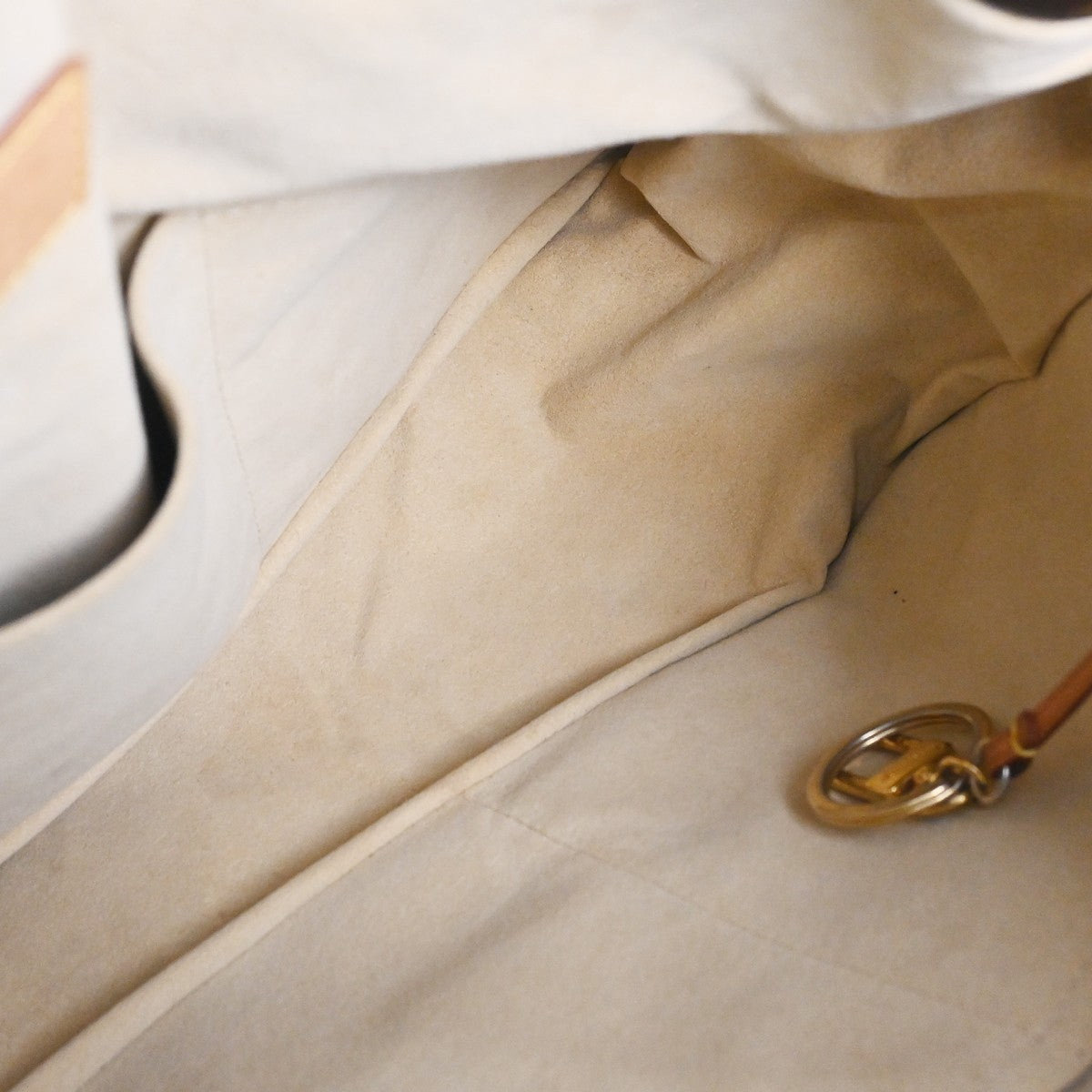 Louis Vuitton Artsy MM Vintage Shoulder Bag in Brown Monogram Canvas