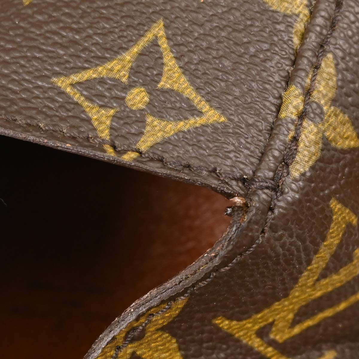 Louis Vuitton Bébé Saint Cloud Vintage Crossbody Bag in Brown Monogram Canvas