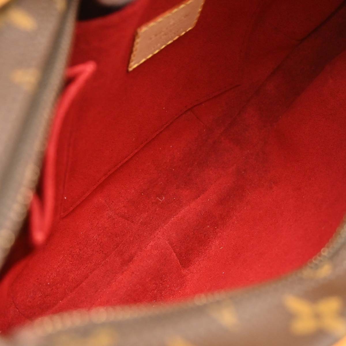 Louis Vuitton Croissant MM Vintage Handbag in Brown Monogram Canvas