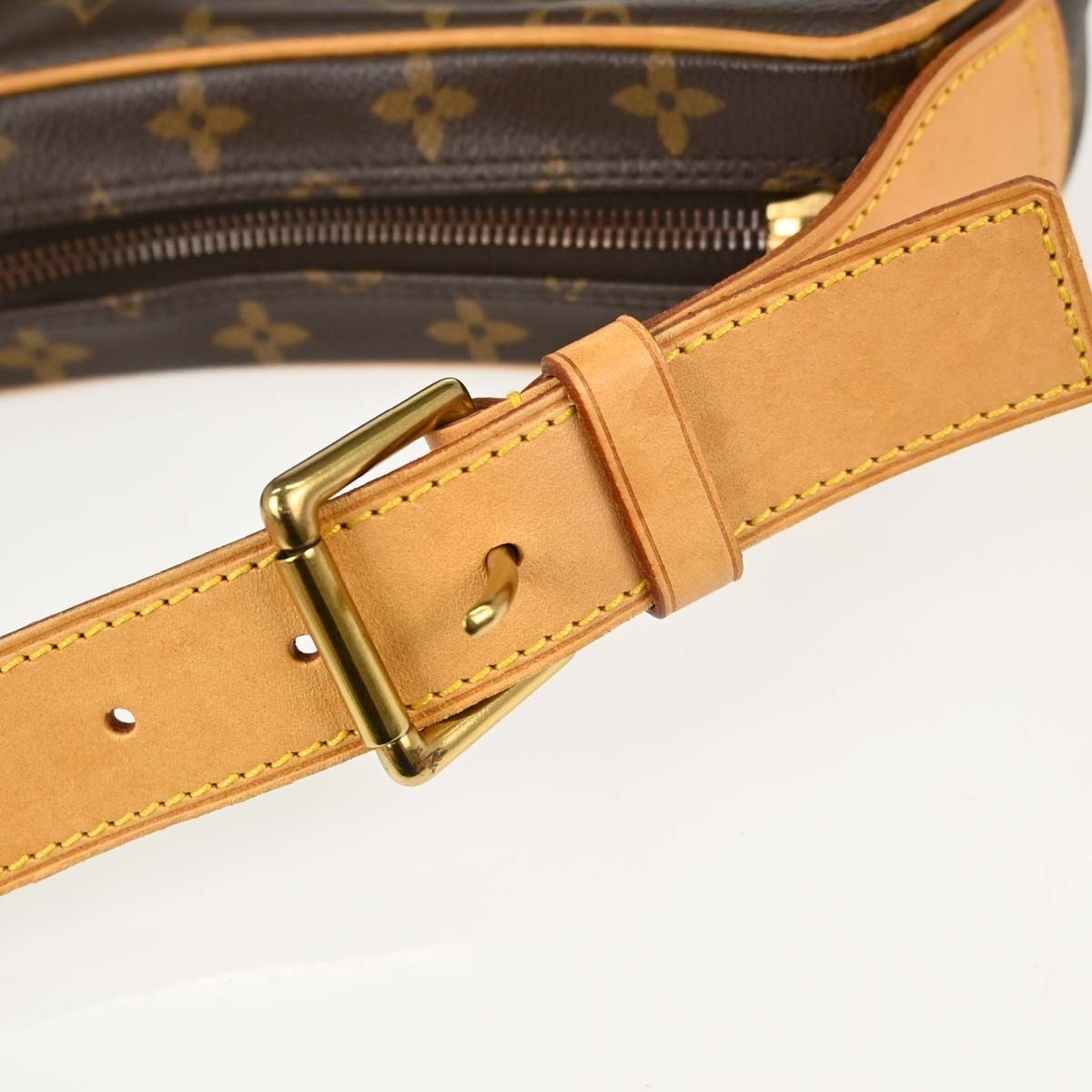 Louis Vuitton Croissant MM Vintage Handbag in Brown Monogram Canvas