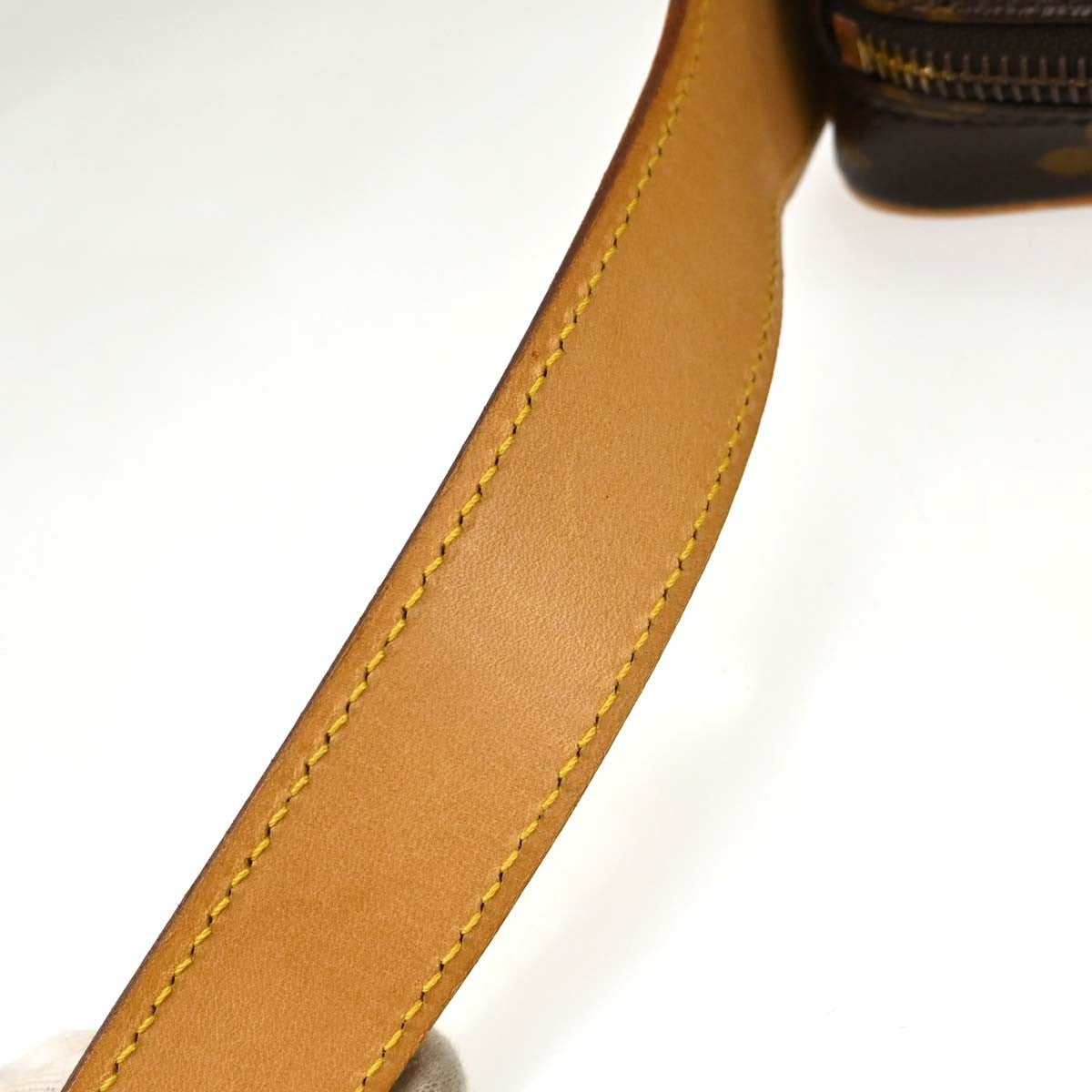 Louis Vuitton Croissant MM Vintage Handbag in Brown Monogram Canvas