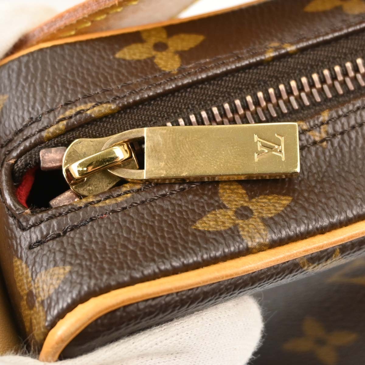 Louis Vuitton Croissant MM Vintage Handbag in Brown Monogram Canvas