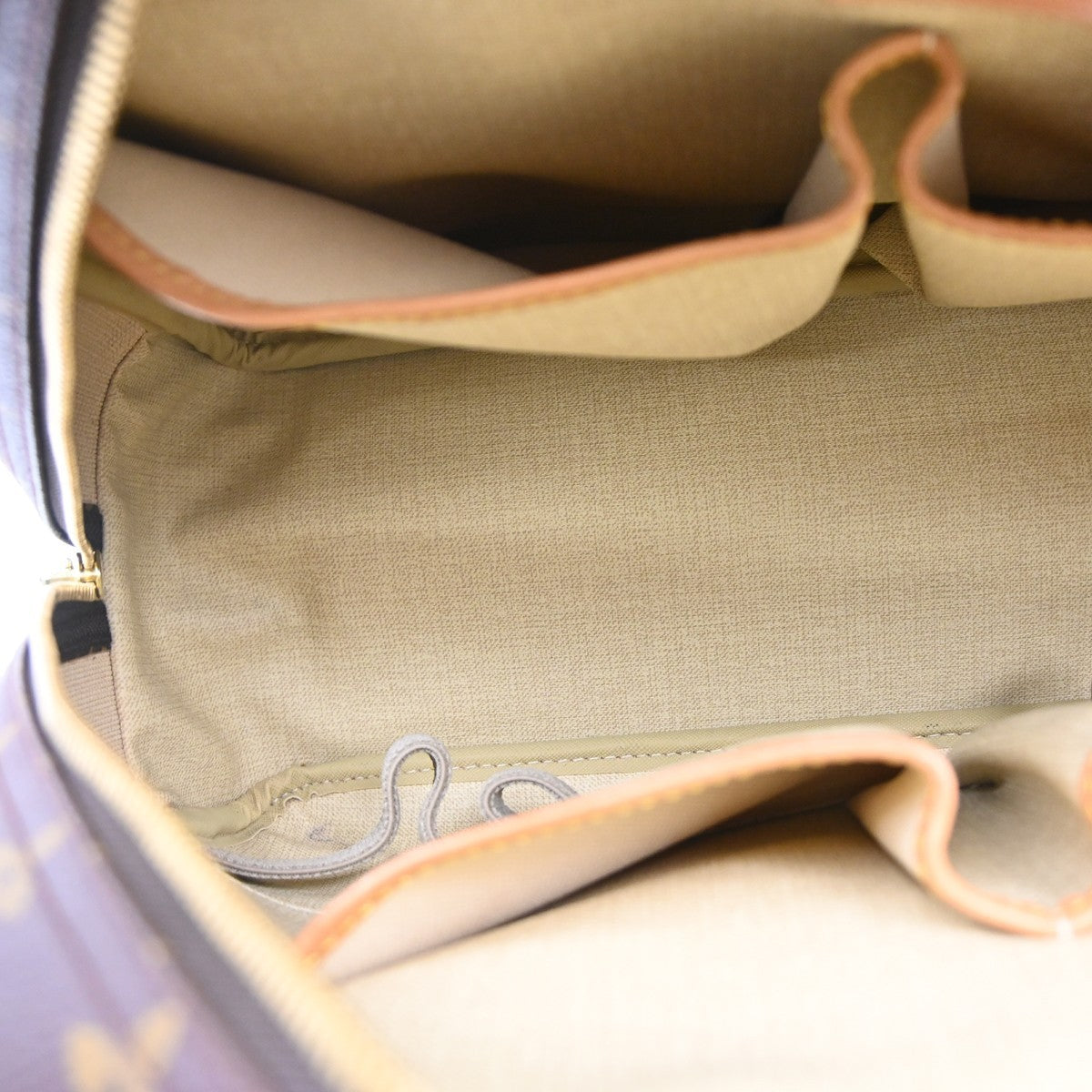 Louis Vuitton Deauville Vintage Handbag in Brown Monogram Canvas