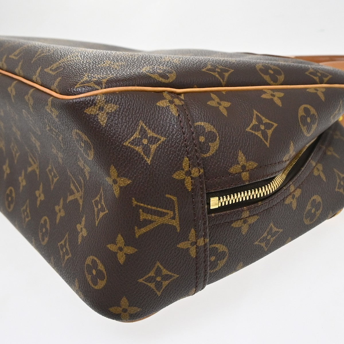 Louis Vuitton Deauville Vintage Handbag in Brown Monogram Canvas