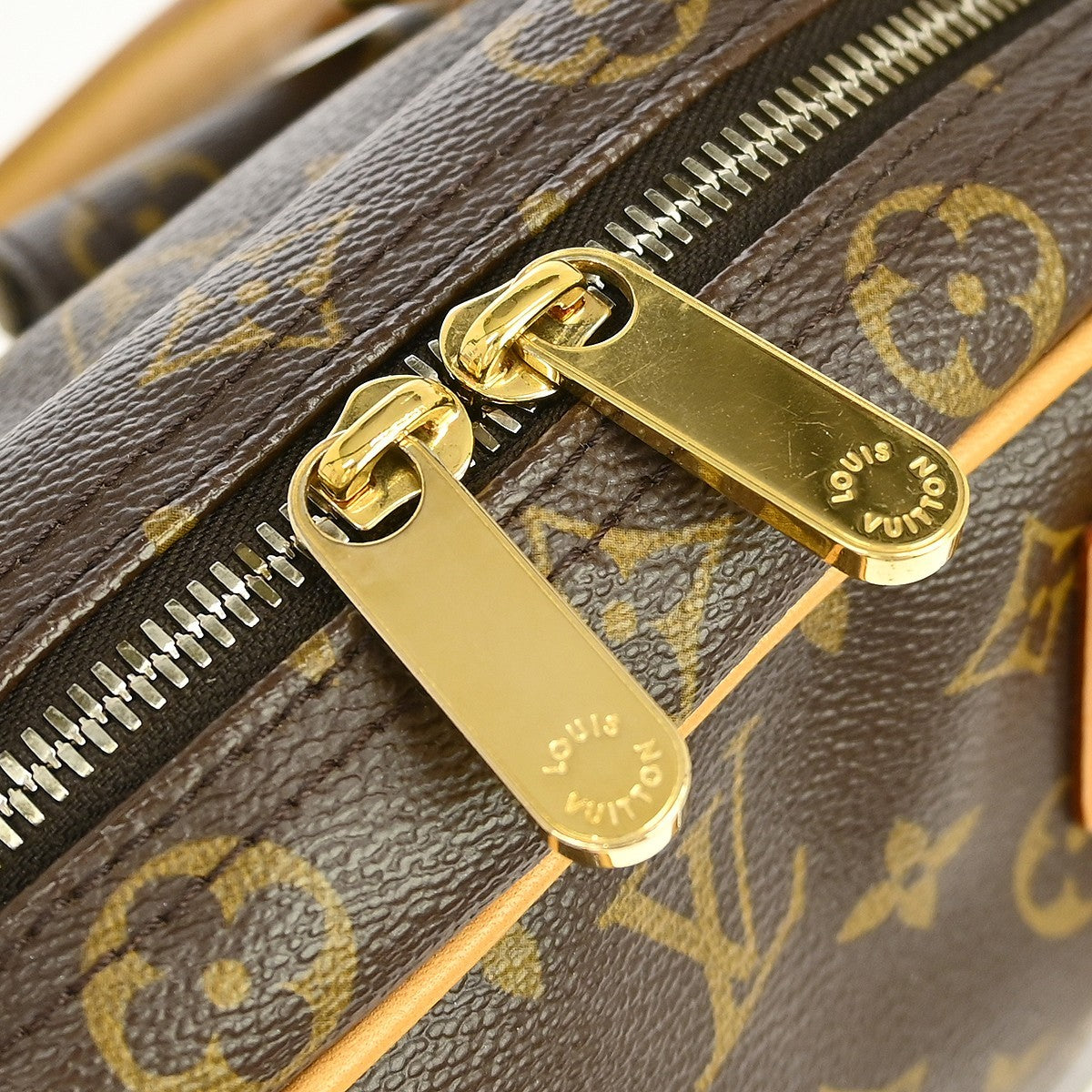Louis Vuitton Manhattan PM Vintage Handbag in Brown Monogram Canvas
