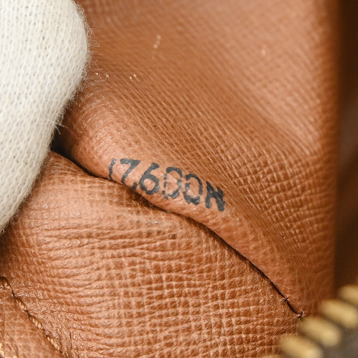 Louis Vuitton Nile Vintage Crossbody Bag in Brown Monogram Canvas