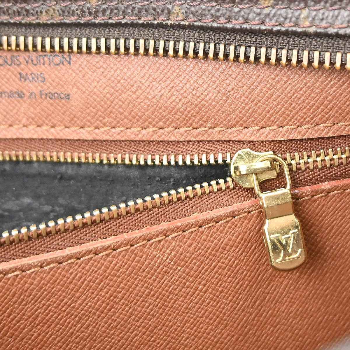 Louis Vuitton Nile Vintage Crossbody Bag in Brown Monogram Canvas