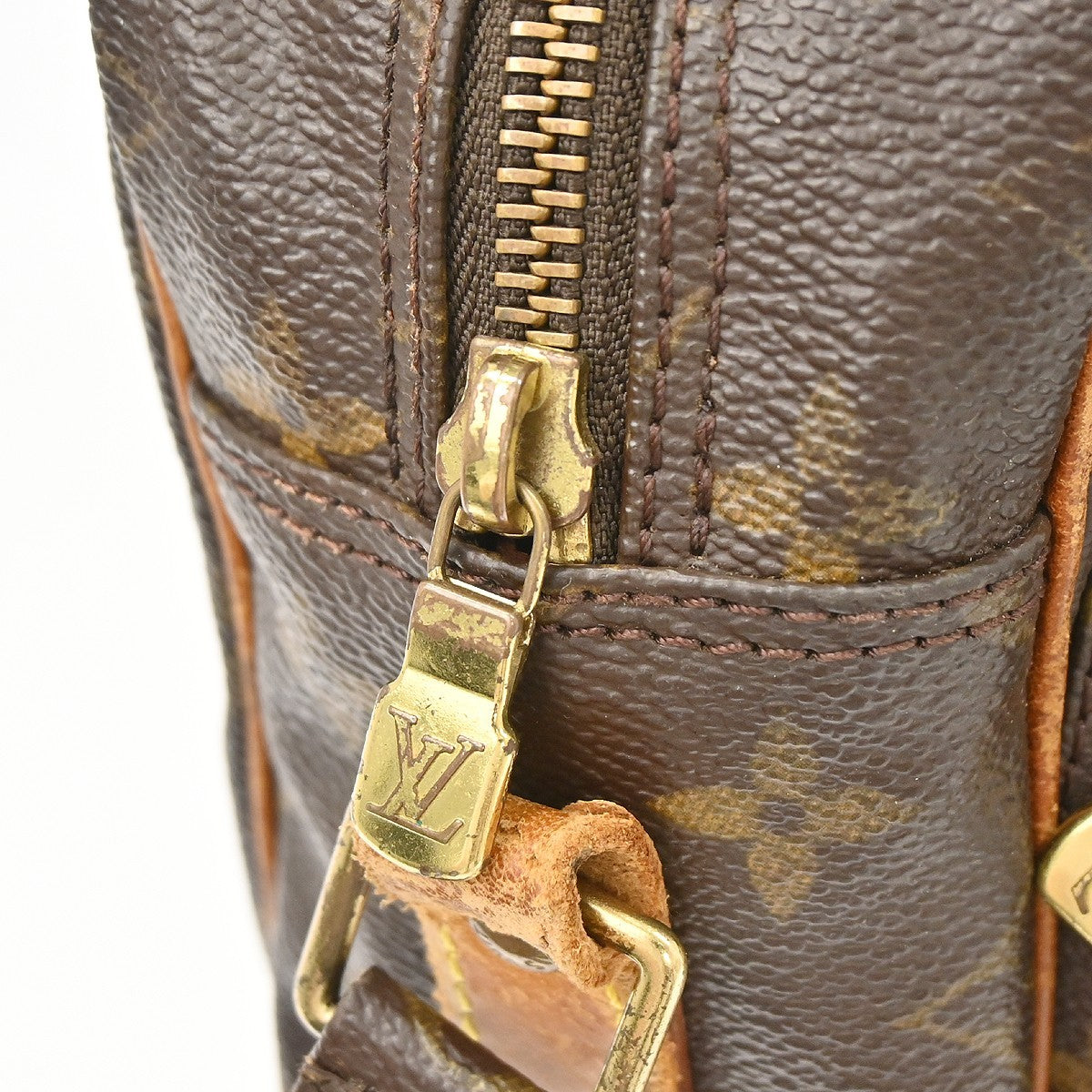 Louis Vuitton Nile Vintage Crossbody Bag in Brown Monogram Canvas