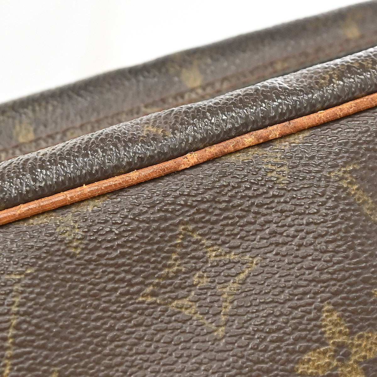 Louis Vuitton Nile Vintage Crossbody Bag in Brown Monogram Canvas