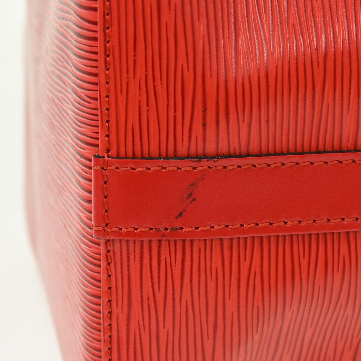 Louis Vuitton Petit Noé Vintage Shoulder Bag in Red Epi Leather