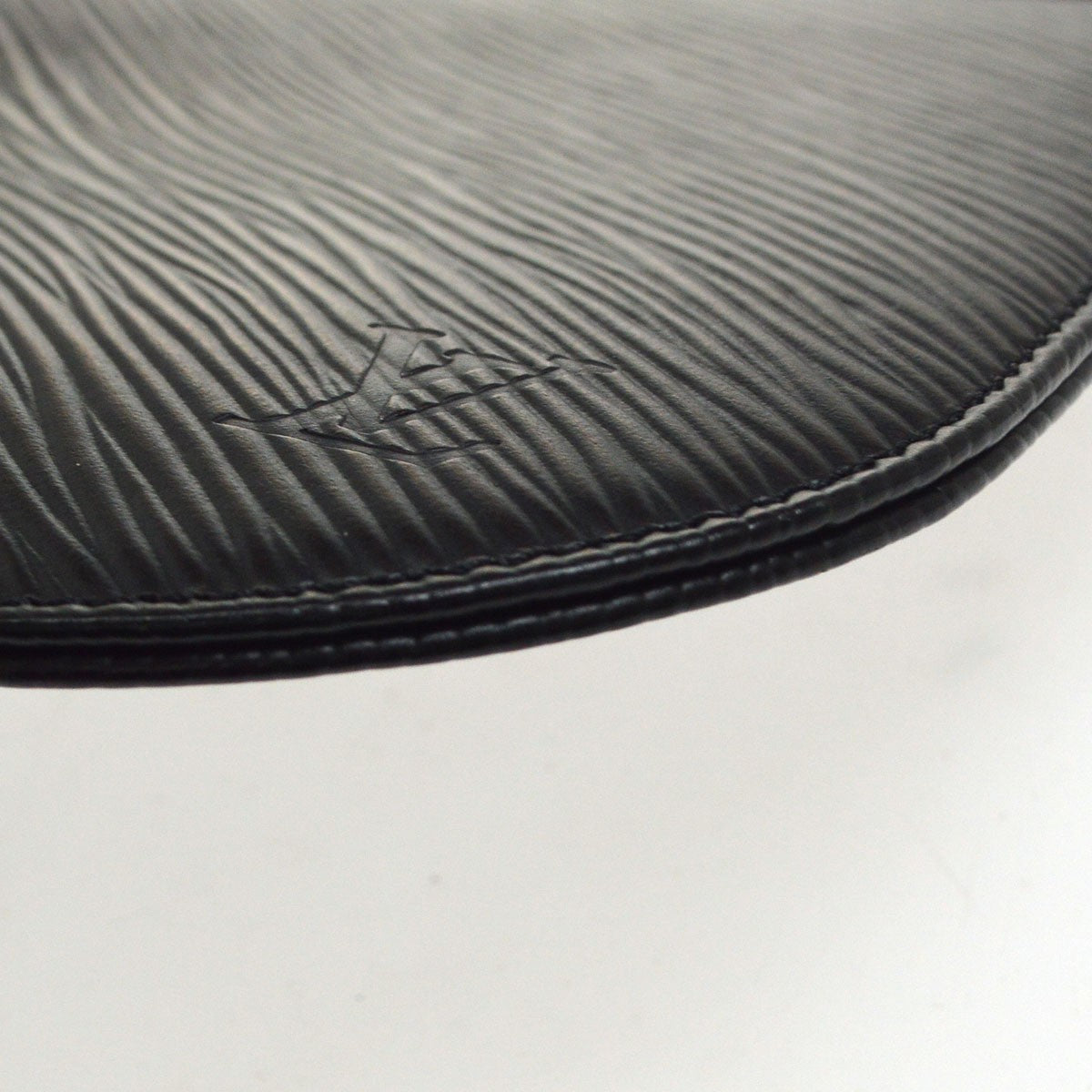 Louis Vuitton Pochette Demi-Lune Vintage Pochette in Black Epi Leather