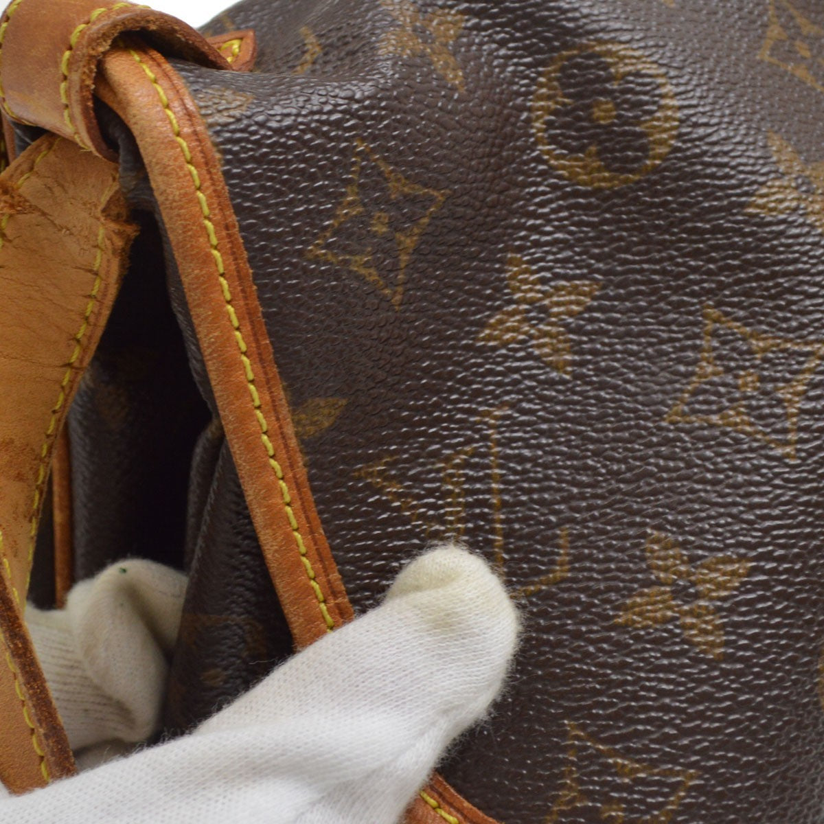 Louis Vuitton Saumur 30 Vintage Crossbody Bag in Brown Monogram Canvas
