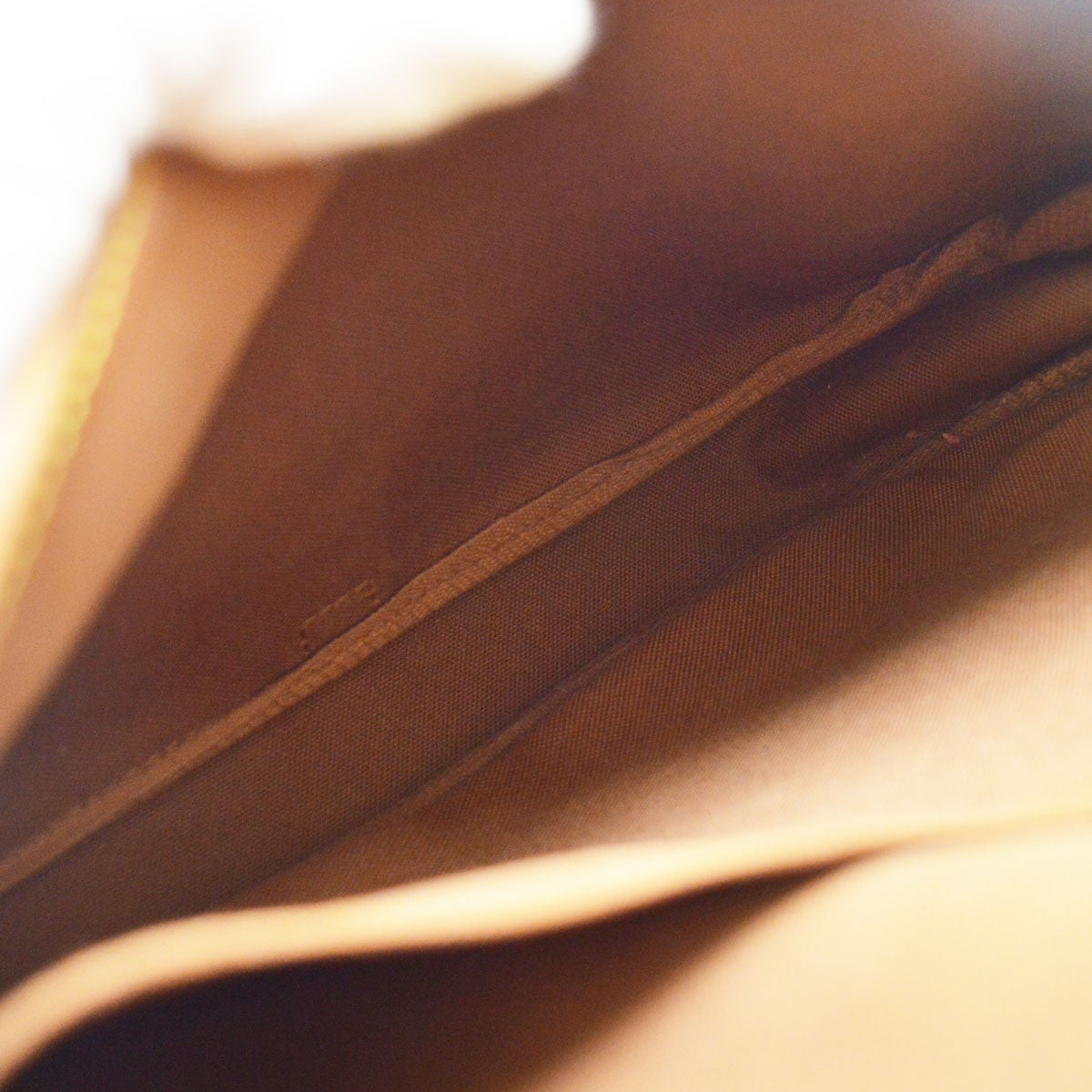 Louis Vuitton Saumur 30 Vintage Crossbody Bag in Brown Monogram Canvas