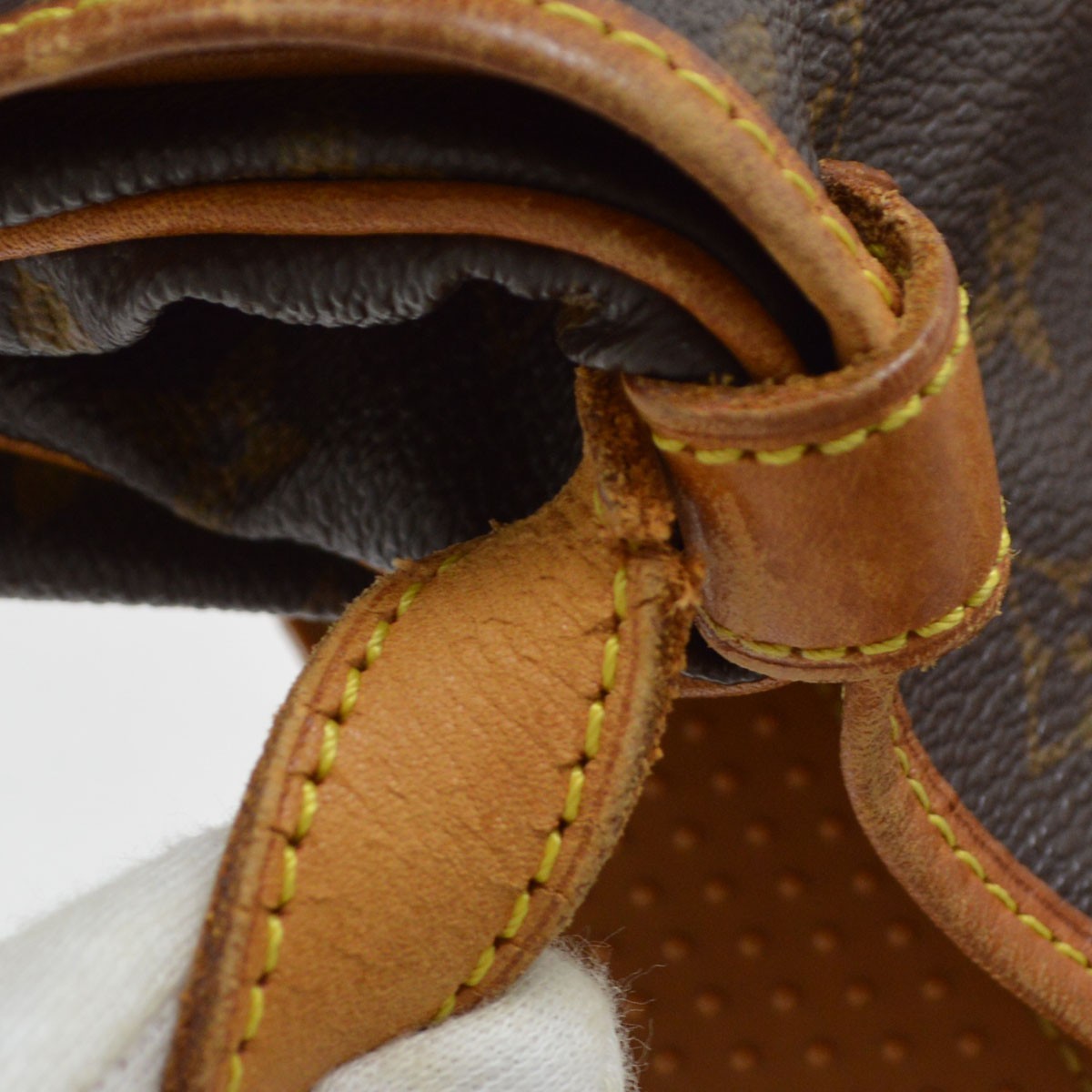 Louis Vuitton Saumur 30 Vintage Crossbody Bag in Brown Monogram Canvas