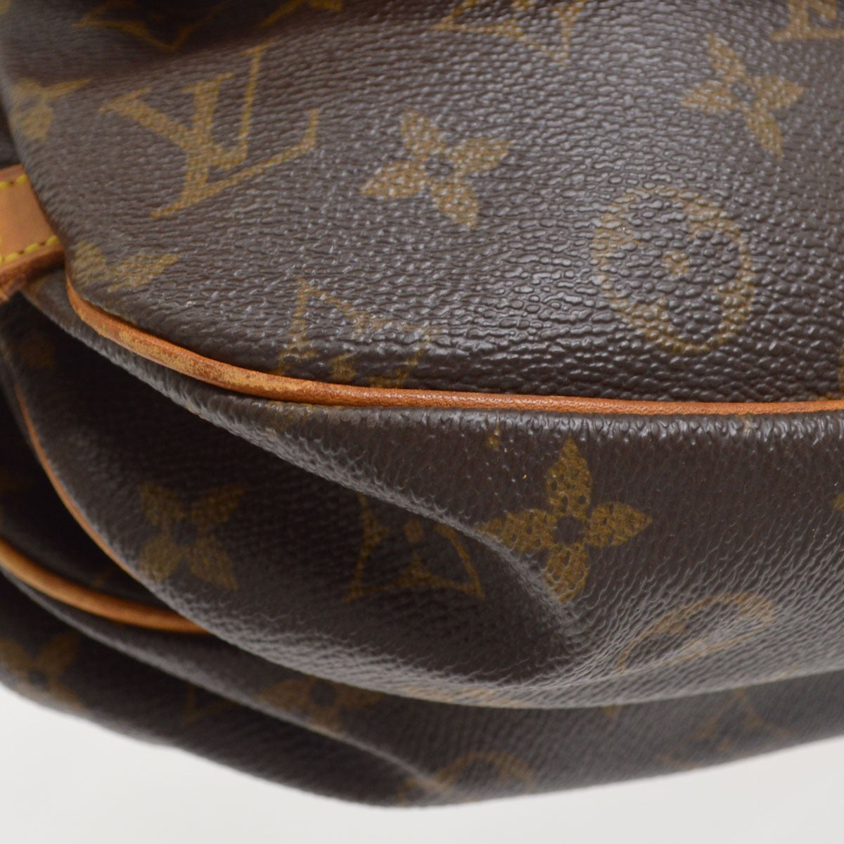 Louis Vuitton Saumur 30 Vintage Crossbody Bag in Brown Monogram Canvas