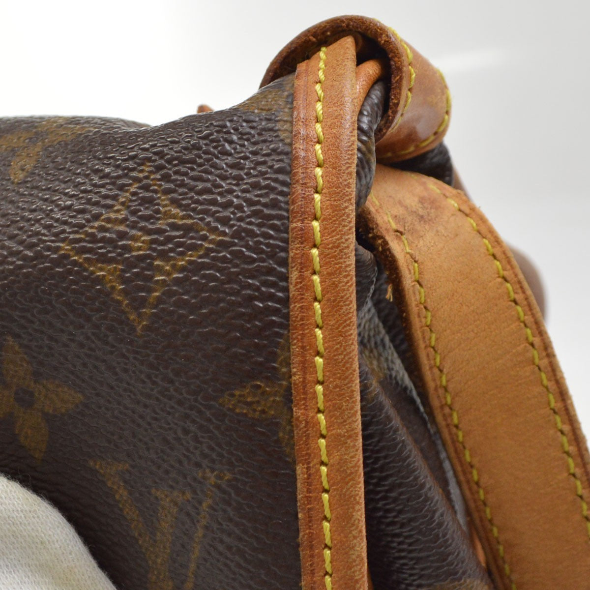 Louis Vuitton Saumur 30 Vintage Crossbody Bag in Brown Monogram Canvas
