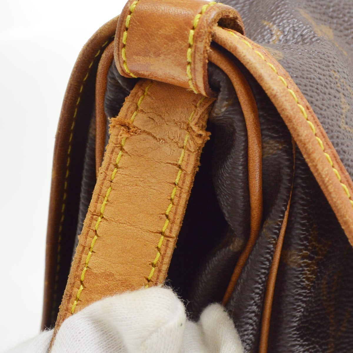 Louis Vuitton Saumur 30 Vintage Crossbody Bag in Brown Monogram Canvas