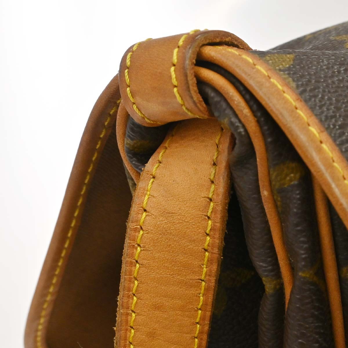 Louis Vuitton Saumur 30 Vintage Crossbody Bag in Brown Monogram Canvas