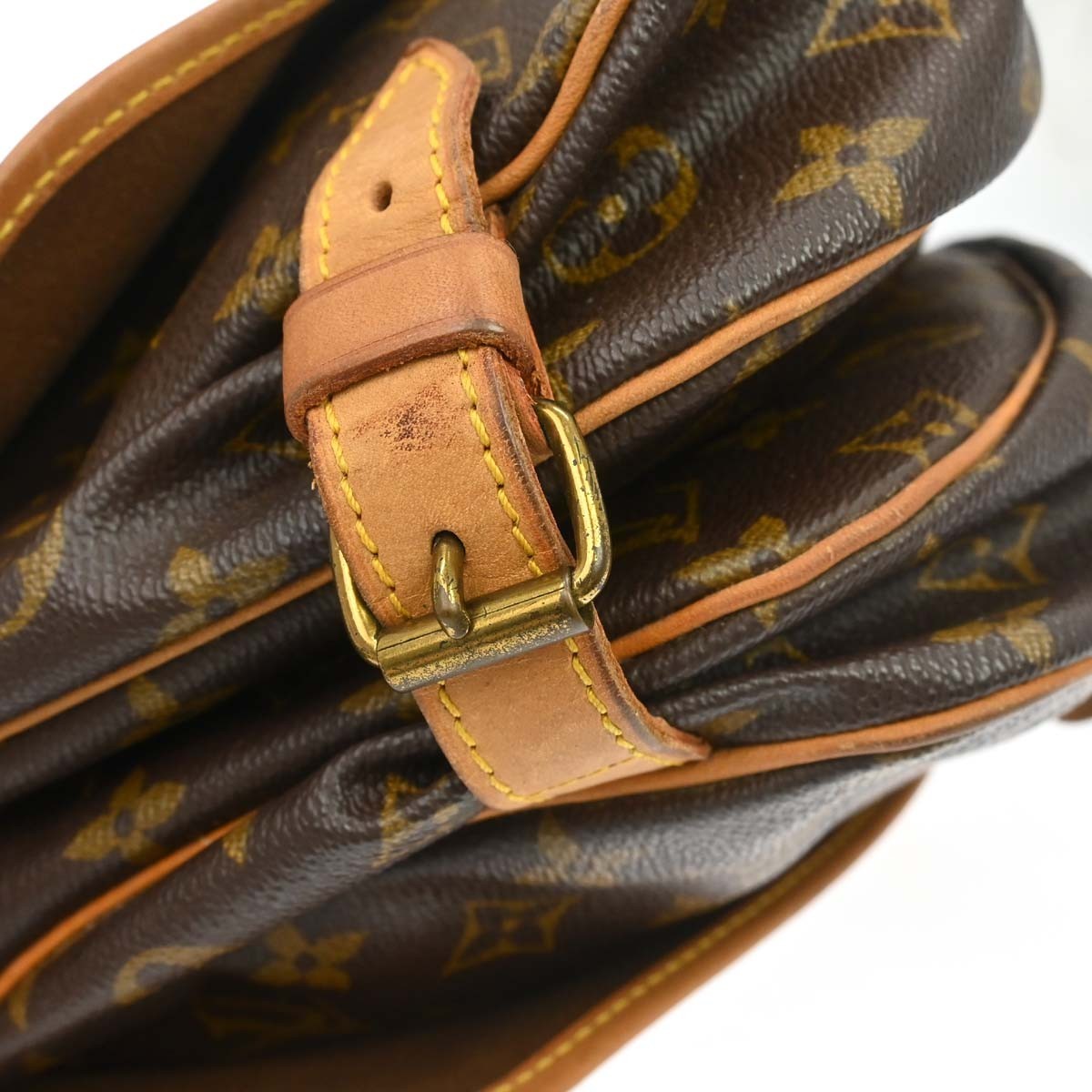 Louis Vuitton Saumur 30 Vintage Crossbody Bag in Brown Monogram Canvas
