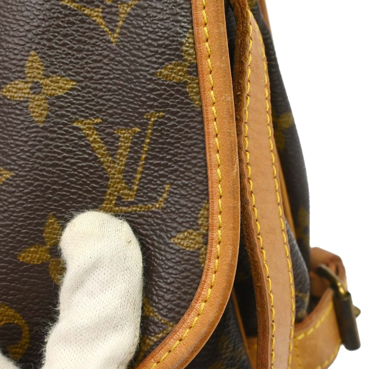 Louis Vuitton Saumur 30 Vintage Crossbody Bag in Brown Monogram Canvas