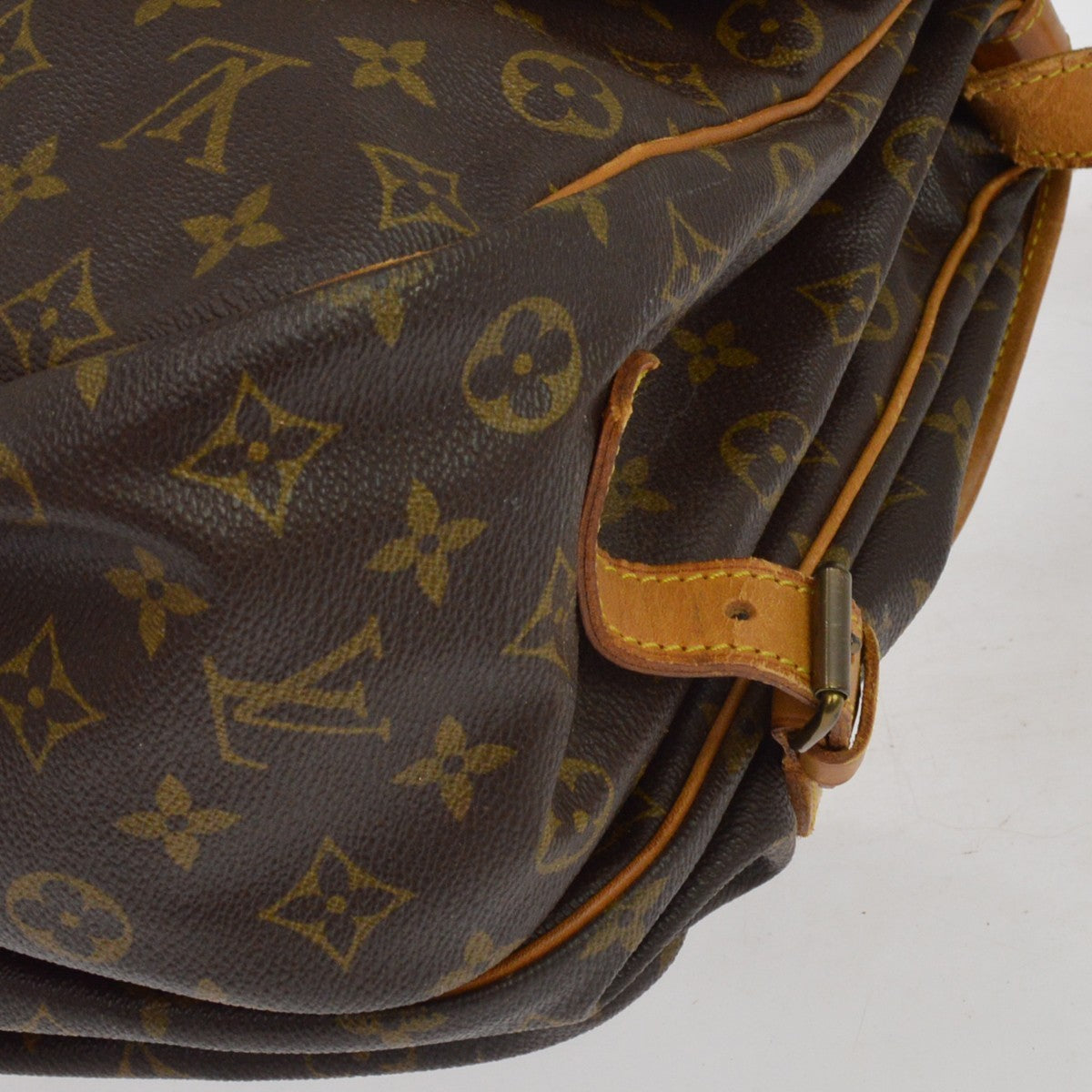 Louis Vuitton Saumur 35 Vintage Crossbody Bag in Brown Monogram Canvas