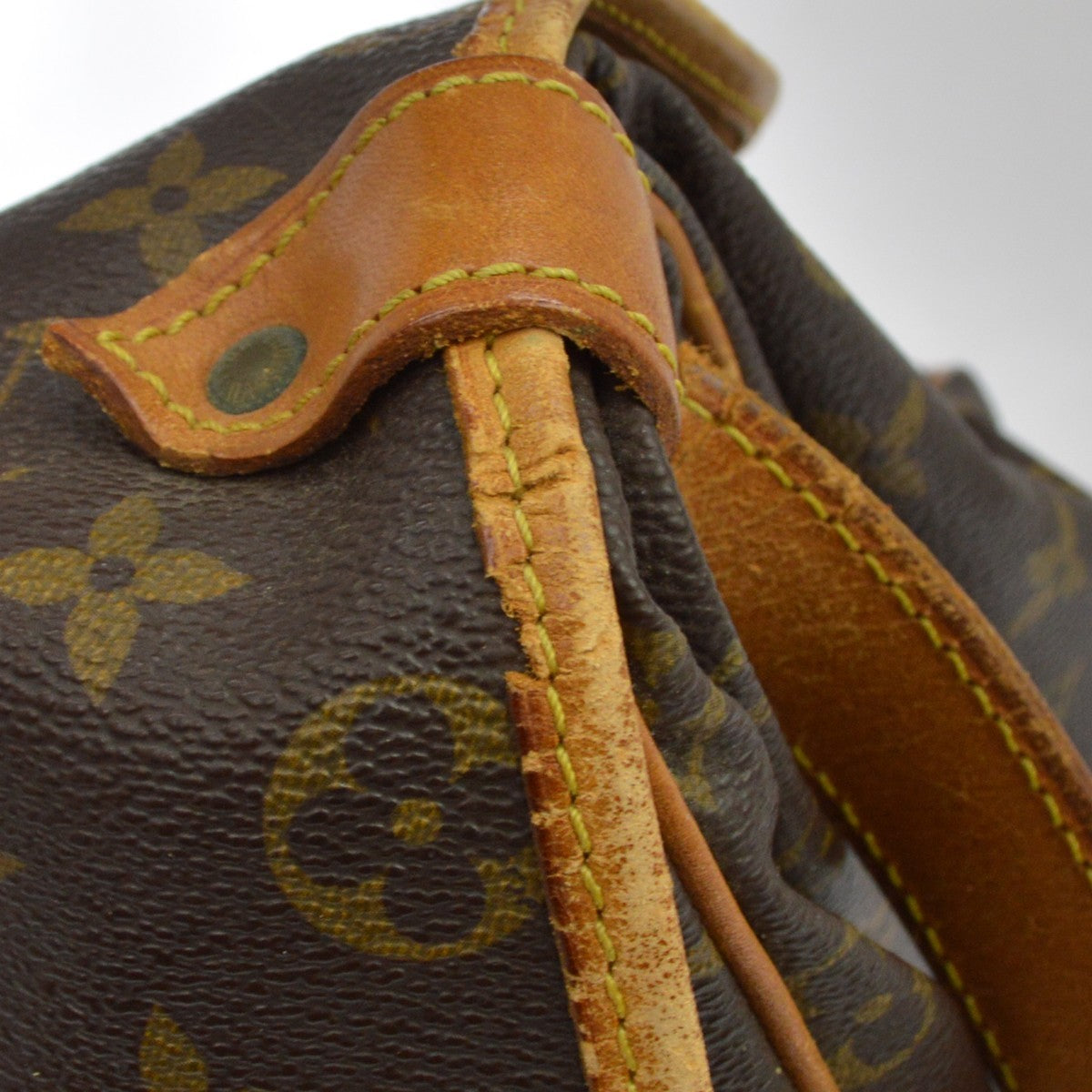 Louis Vuitton Saumur 35 Vintage Crossbody Bag in Brown Monogram Canvas