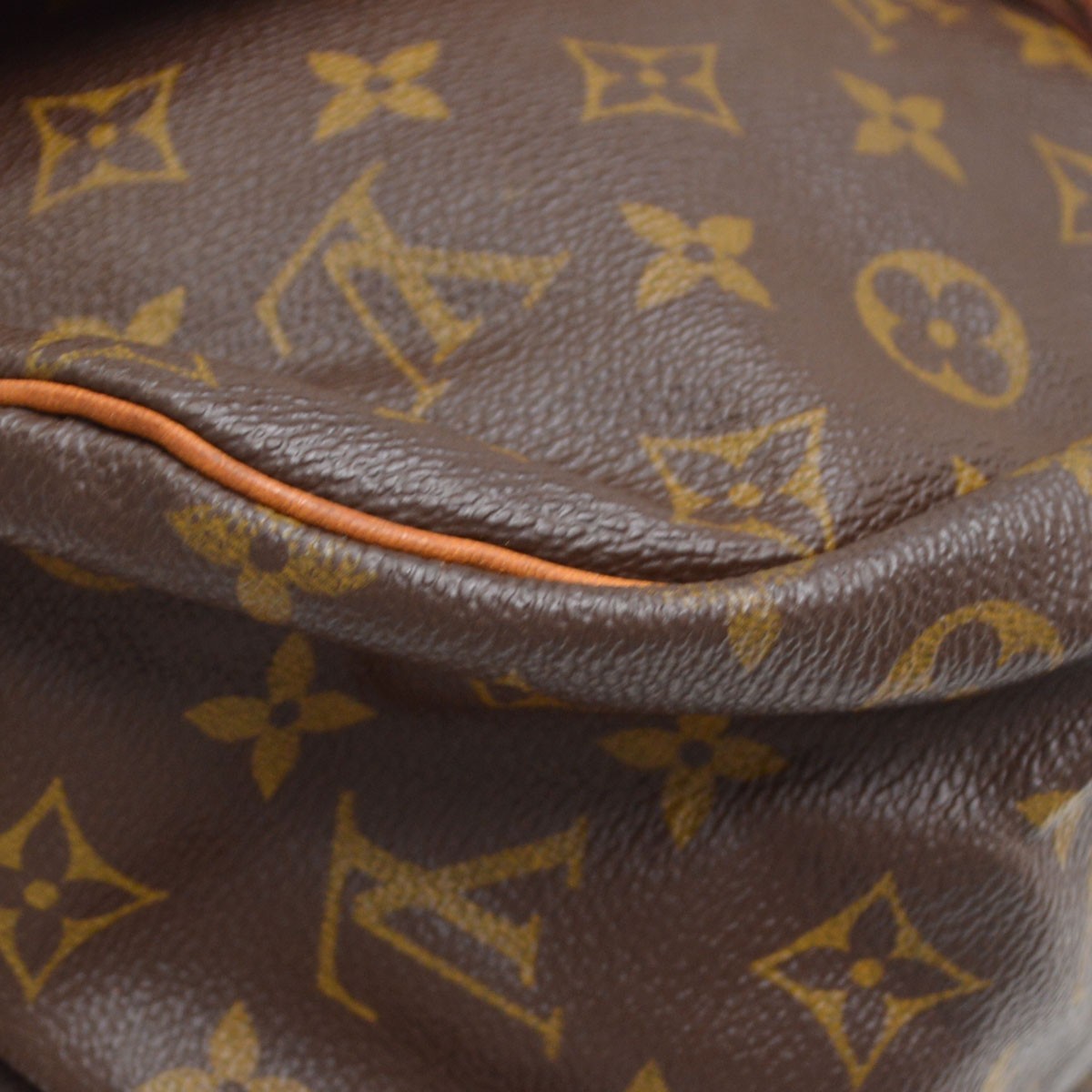 Louis Vuitton Saumur 35 Vintage Crossbody Bag in Brown Monogram Canvas