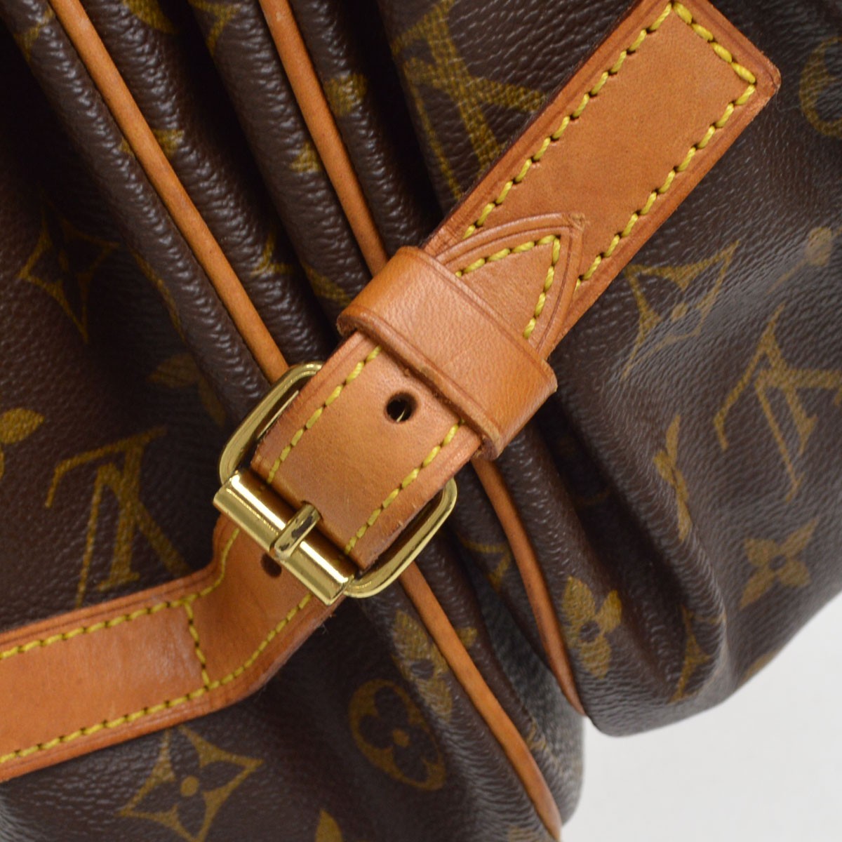 Louis Vuitton Saumur 35 Vintage Crossbody Bag in Brown Monogram Canvas