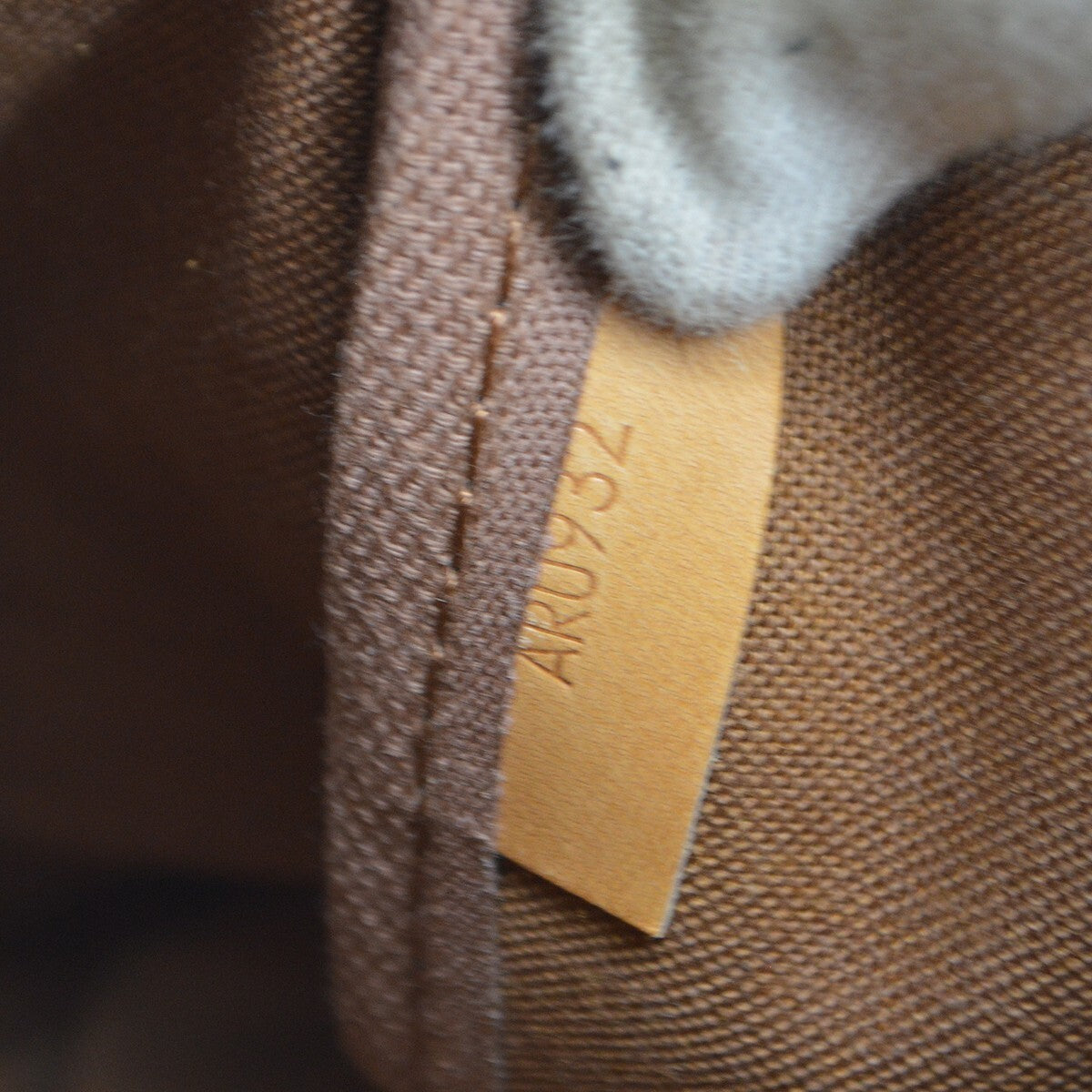 Louis Vuitton Saumur 35 Vintage Crossbody Bag in Brown Monogram Canvas