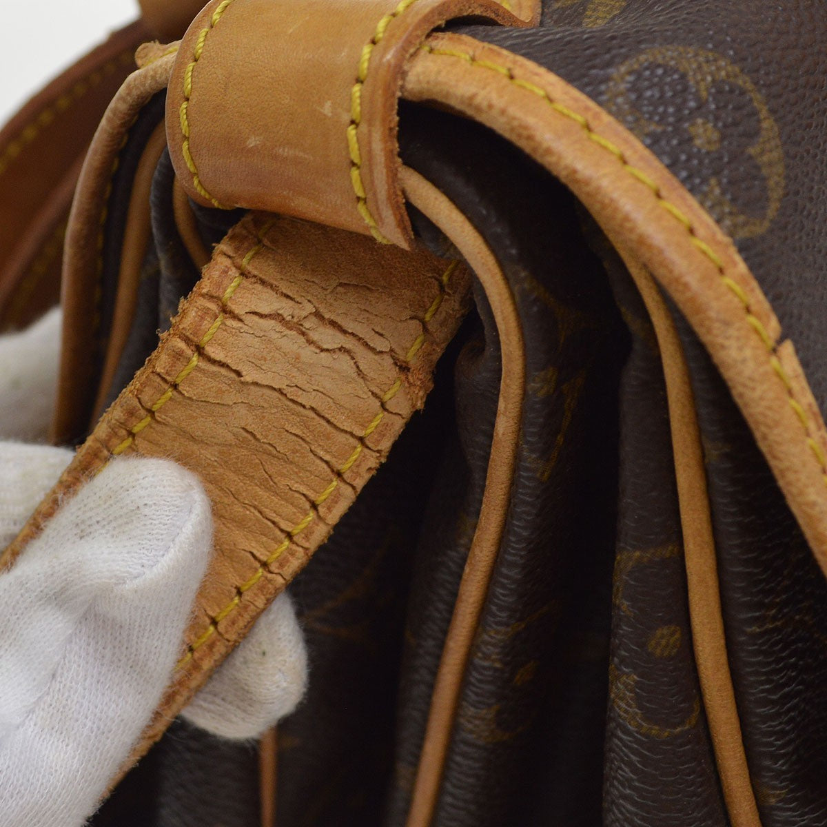 Louis Vuitton Saumur 35 Vintage Crossbody Bag in Brown Monogram Canvas